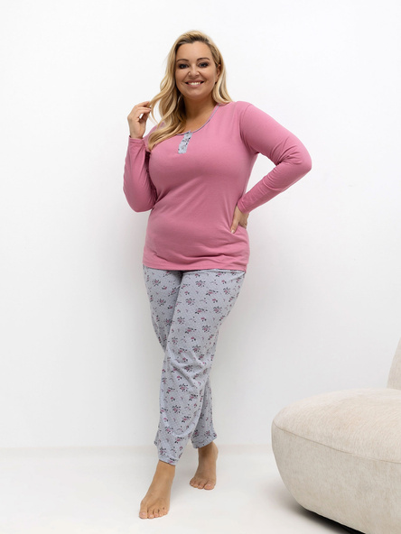 Růžová pyžama plus size s knoflíky u výstřihu.