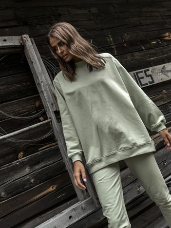 Pistazienfarbener Oversize-Sweatshirt aus Baumwolle.