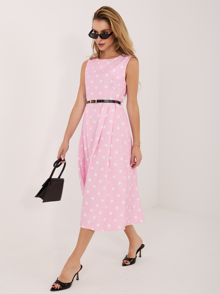 Helle rosa elegante ärmellose Kleid.