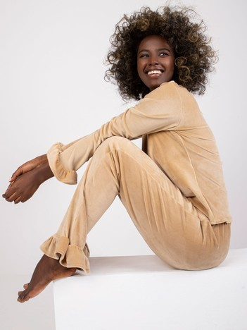 Kamel-farbene Samt-Pyjama mit Hose Camille RUE PARIS.