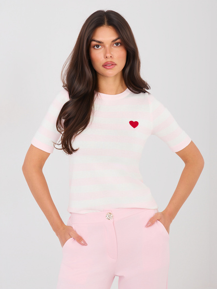Helle rosa Damenpullover mit kurzen Ärmeln.
