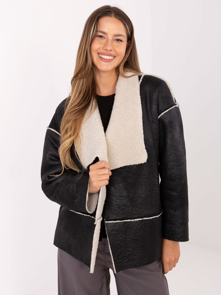 Schwarze Damenjacke mit Fell.