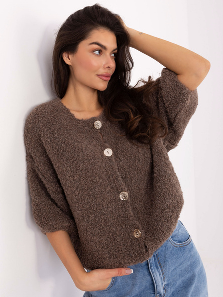 Damenpullover Boucle mit Knöpfen.