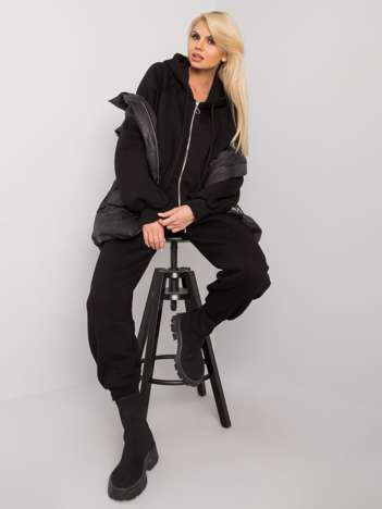 Schwarzes dreiteiliges Set mit Weste Abigail.