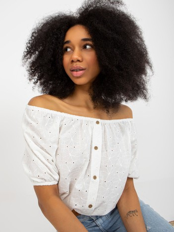 Großhandel Ecru durchbrochene Bluse mit Knöpfen im Spanischen Stil.