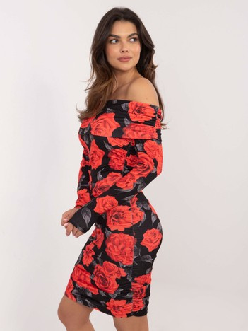 "Hurt Black-red short dress off-the-shoulder."