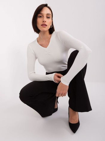 Hurt Ecru fitted basic long-sleeve blouse BASIC FEEL GOOD.