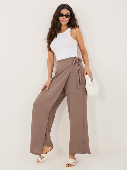 Brown wide-leg pants for summer.