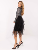 Schwarz-silbernes Kleid mit Tüllrock.
