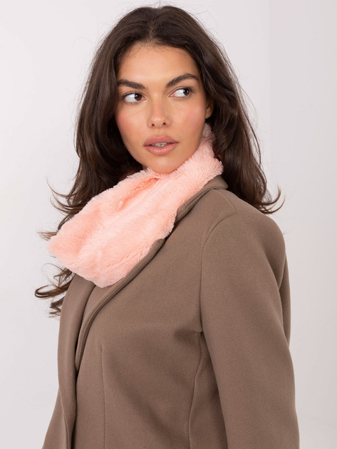 Brzoskwiniowy przyjemny w dotyku komin