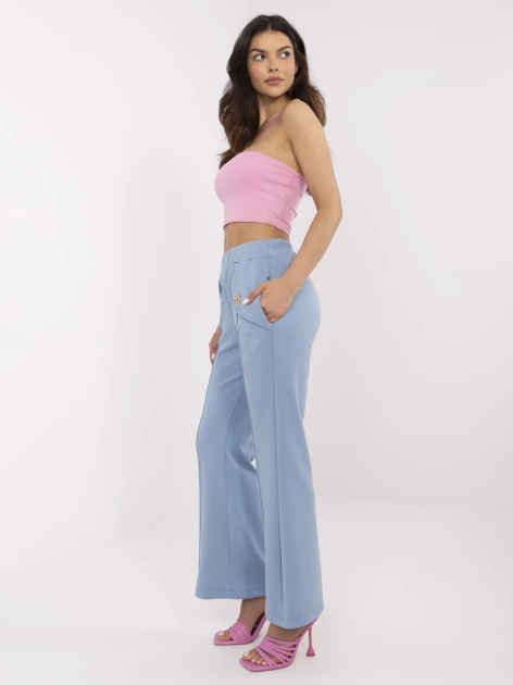 Niebieskie dresowe spodnie dzwony z przeszyciami