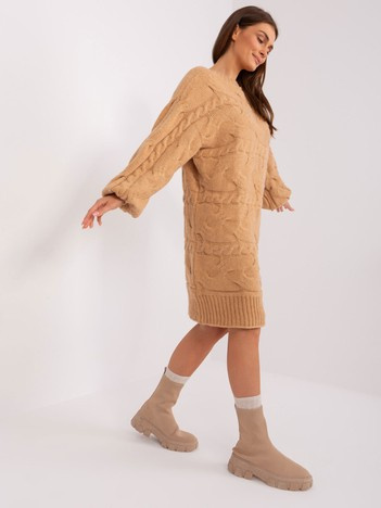 Hurt Camel Kleid aus Strick mit Zöpfen.