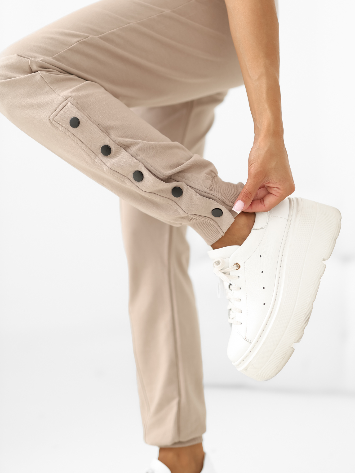 Dark beige sweatpants with buttons Cindy RUE PARIS 