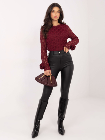 Burgundowa dopasowana bluzka z koronką