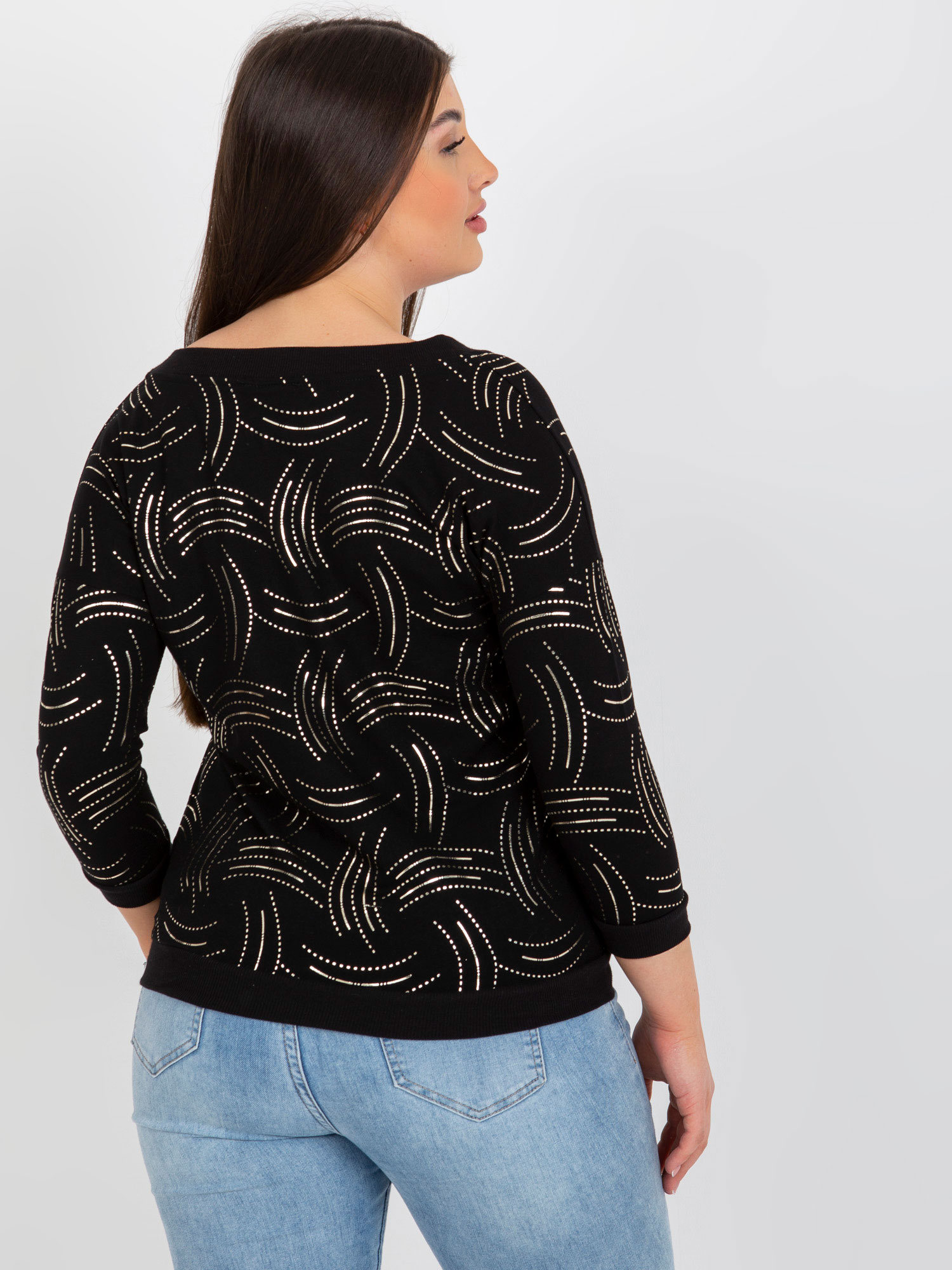 Czarna bluzka plus size z nadrukiem i rękawem 3/4