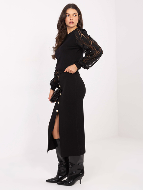 Czarna dopasowana spódnica z dzianiny