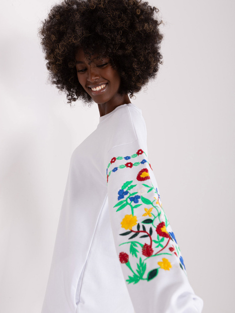 Hurt Biała sukienka dresowa z haftem na rękawach RUE PARIS