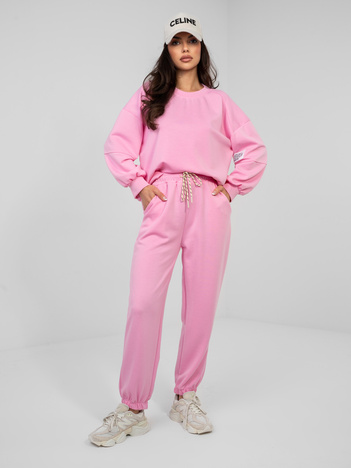 Pastelowy różowy dwuczęściowy komplet z naszywką