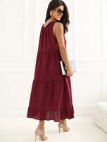 Bordeaux-farbenes Sommerkleid mit Leinenanteil.