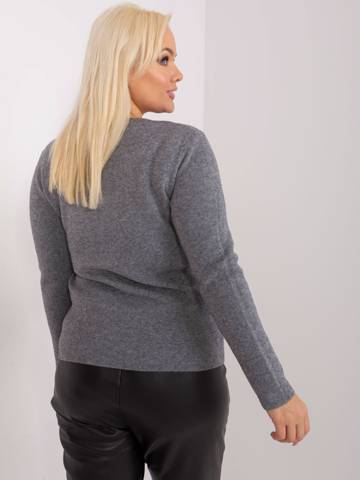 Sweter ciemny szary