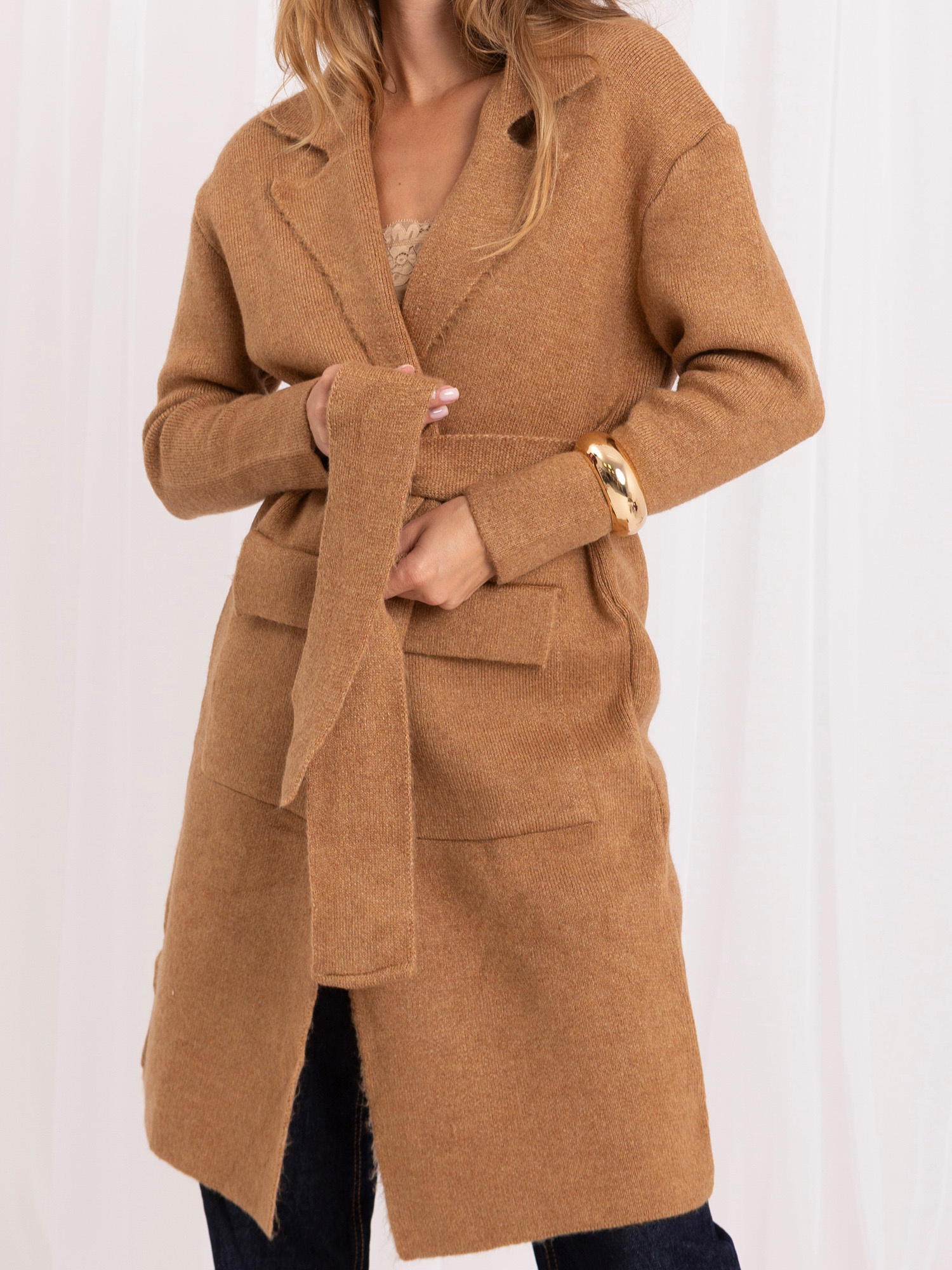 Kameliger Cardigan mit Bindung Cordie RUE PARIS.
