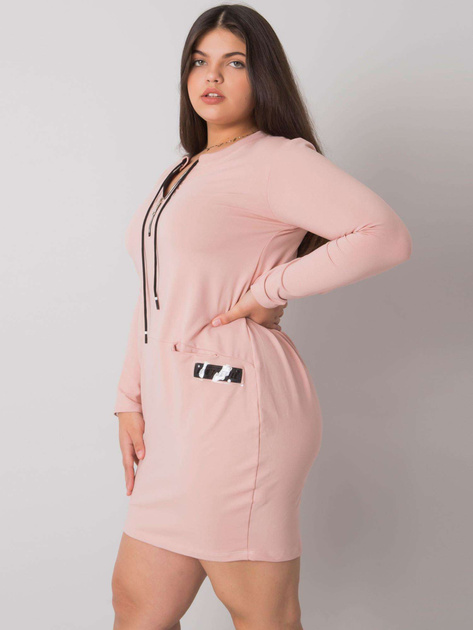 Brudnoróżowa sukienka plus size z kieszeniami Alessia