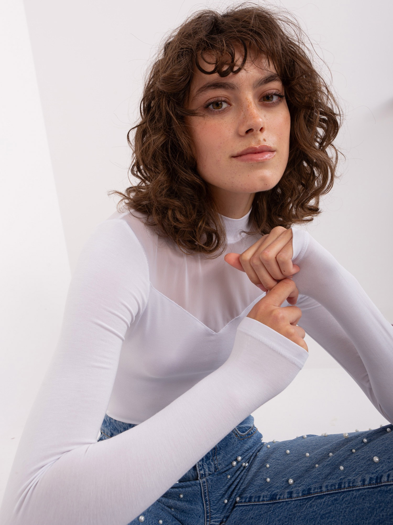 Biała bluzka longsleeve basic z wiskozy BASIC FEEL GOOD