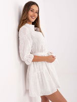 Biała mini sukienka z haftem