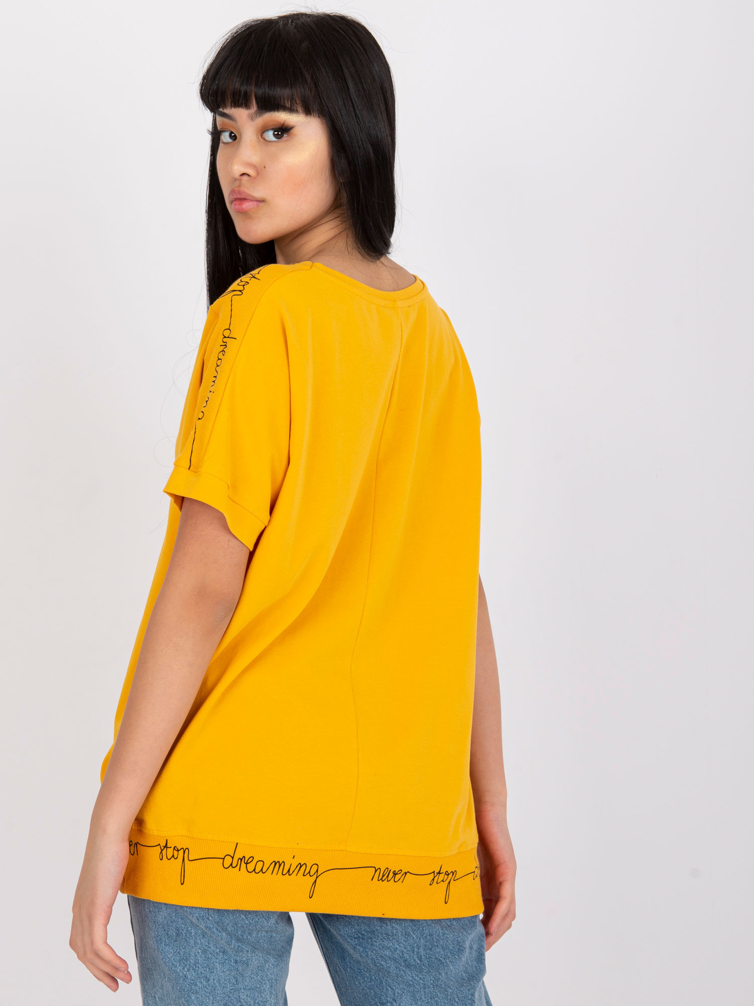 Helle orange Baumwollbluse für den Alltag.