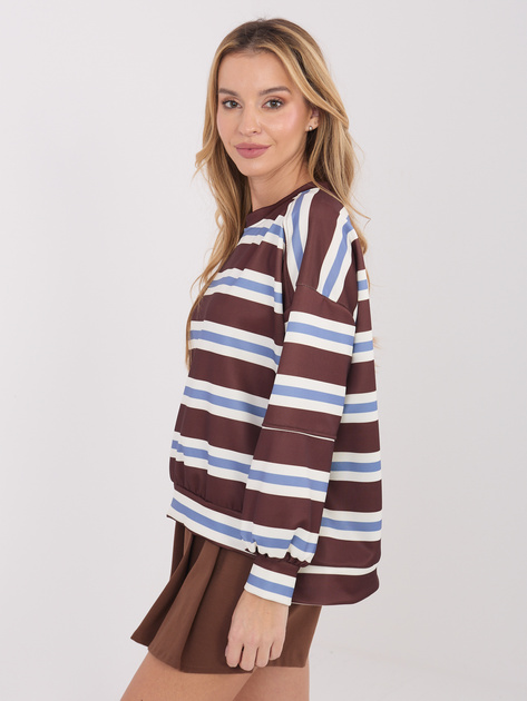 Czekoladowa bluza z naszywką na rękawie