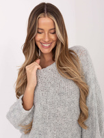 Szary sweter boucle w jednolitym kolorze