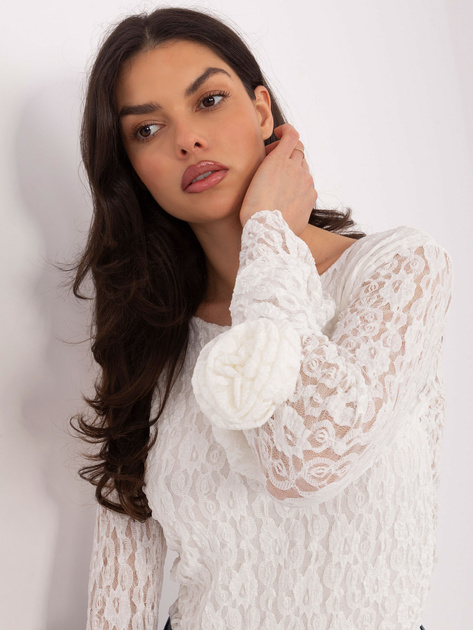 Ecru koronkowa bluzka z rozkloszowanymi rękawami