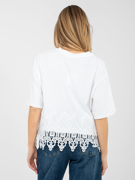 Biała bluzka oversize z koronkowym wykończeniem