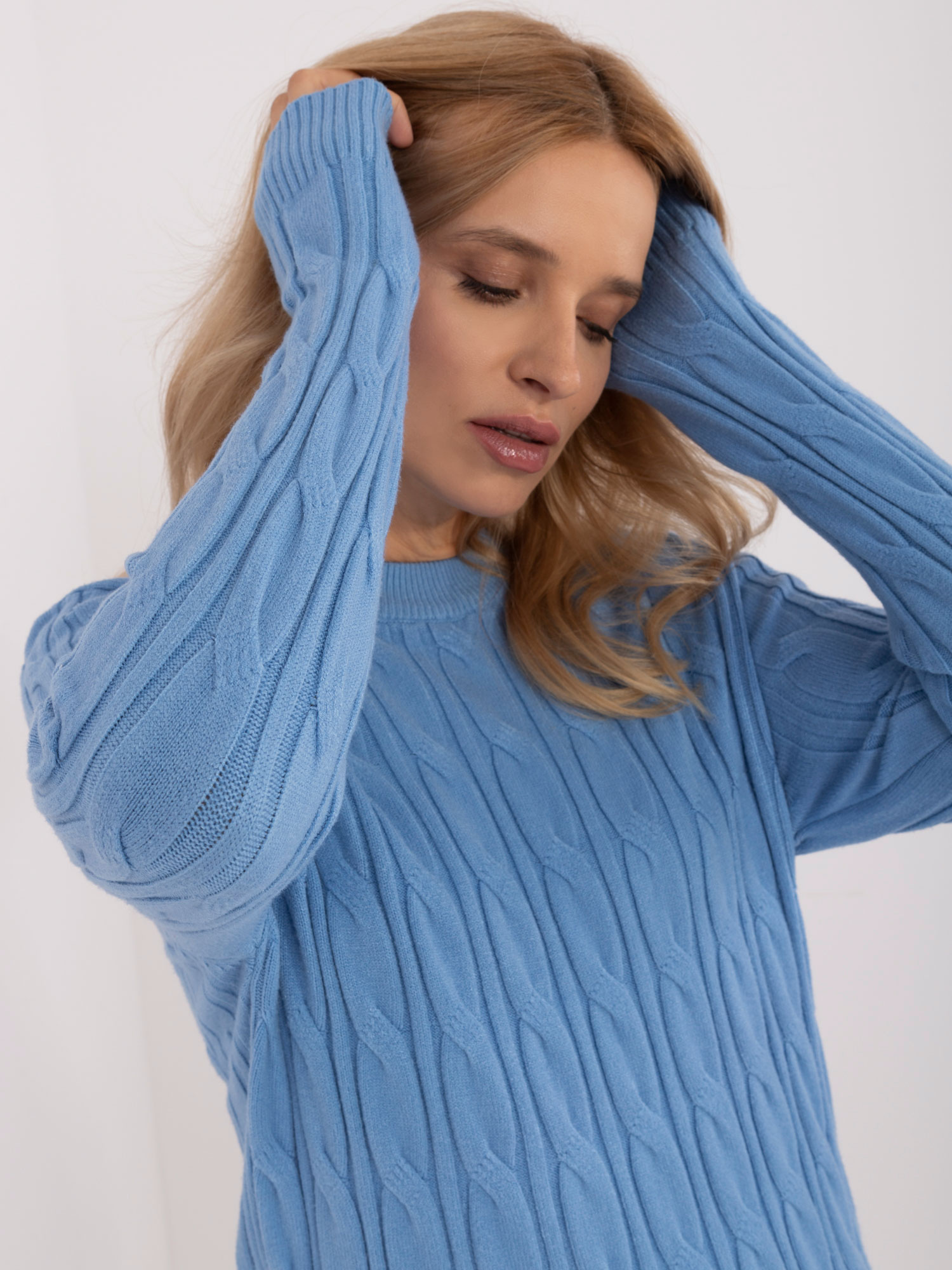 Sweter niebieski