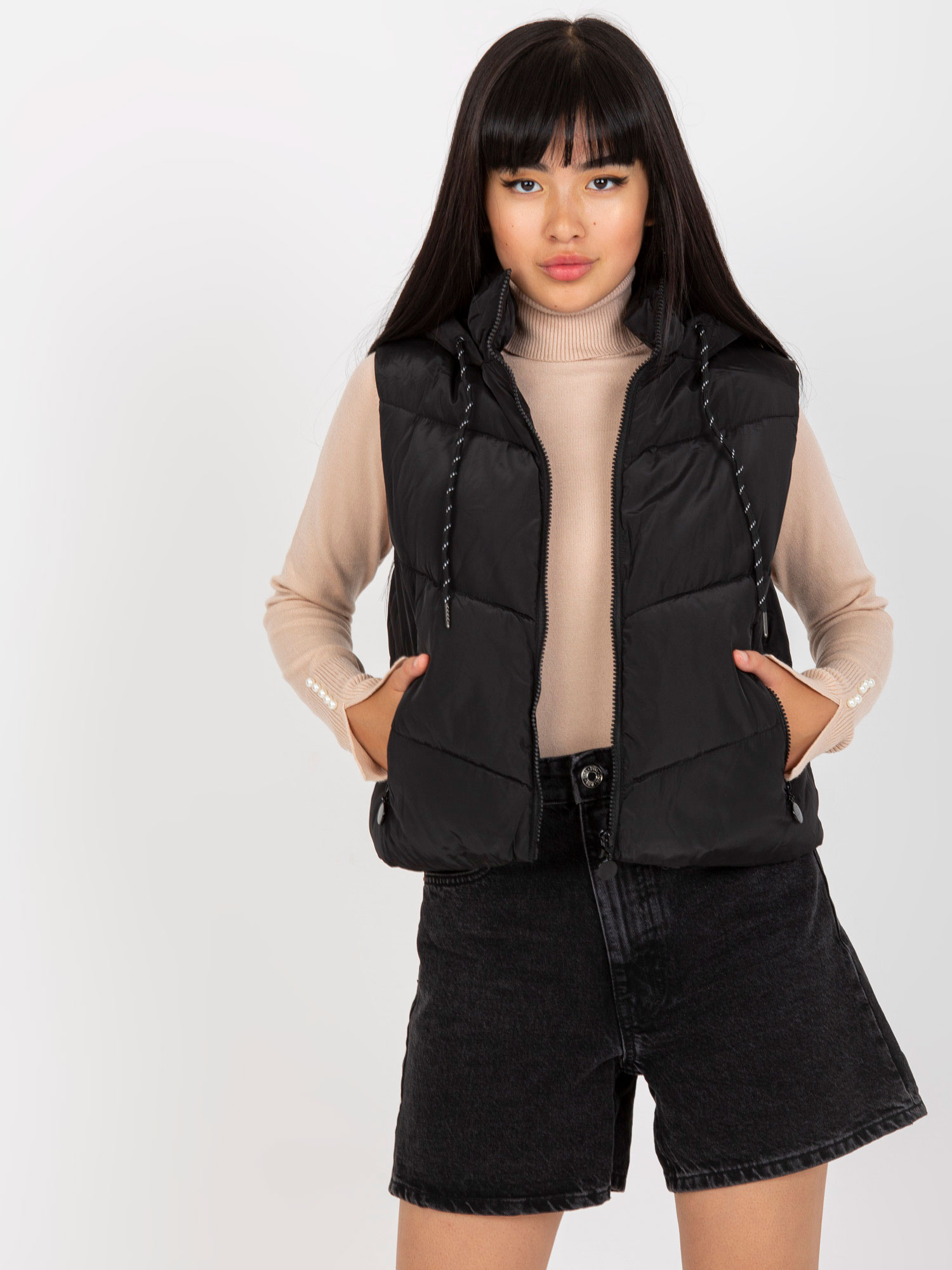Hurt Czarna krótka kamizelka puchowa z pikowaniem 