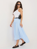 Jasnoniebieska rozkloszowana spódnica w kratkę