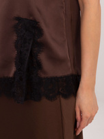 Czekoladowa satynowa bluzka z koronką 