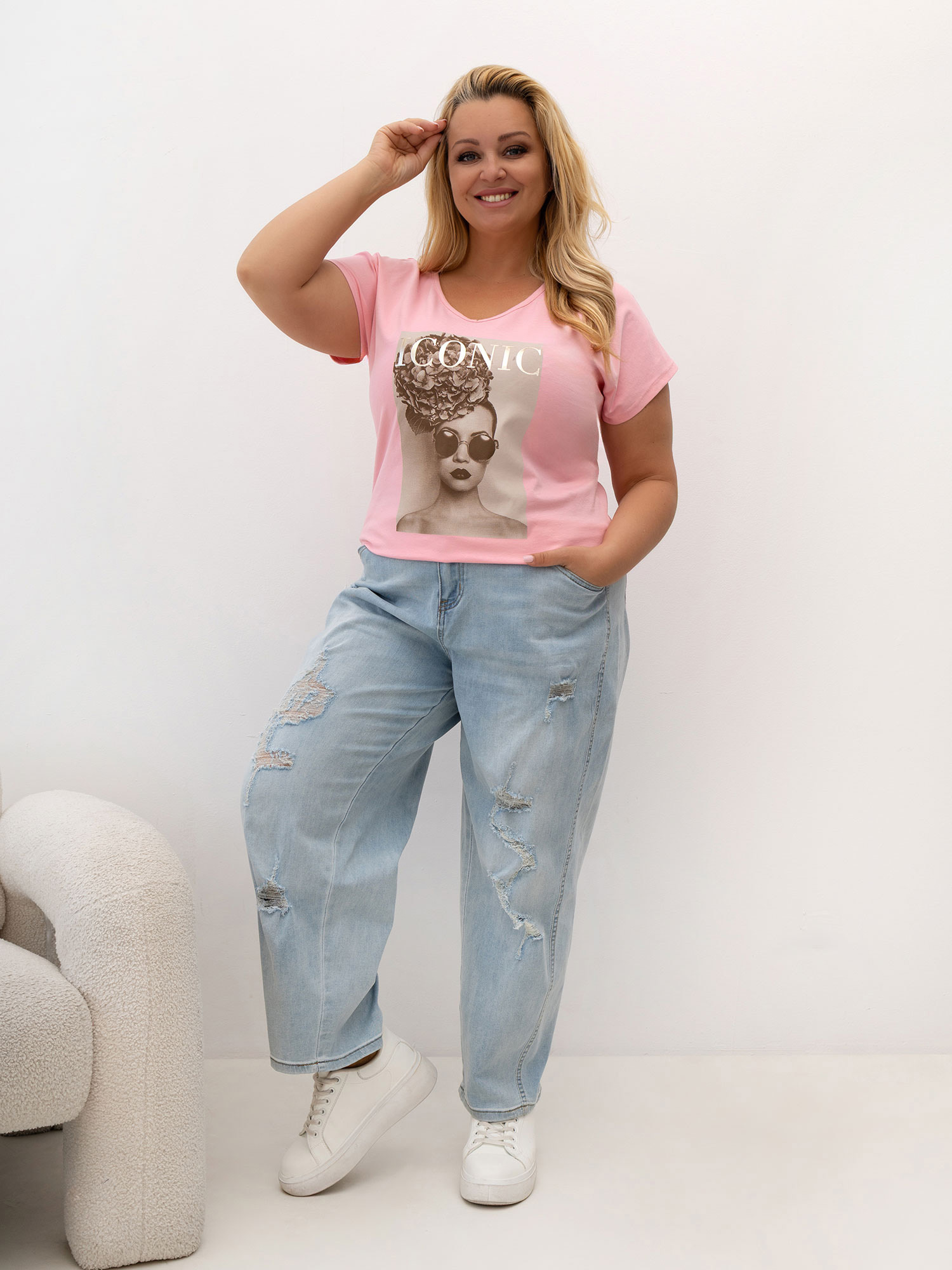 Svetlo roza ženski majica plus size iz bombaža.
