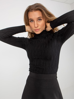 Hurtownia Czarny dopasowany sweter damski z półgolfem