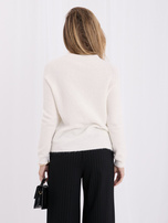 Ecru weicher Basic-Pullover mit langen Ärmeln.
