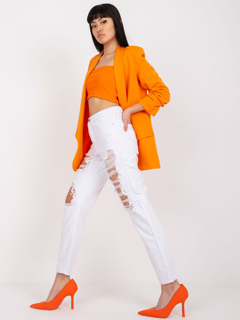 Białe spodnie jeansowe mom z dziurami