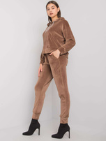 Ciemnobeżowy komplet welurowy ze spodniami Chanya