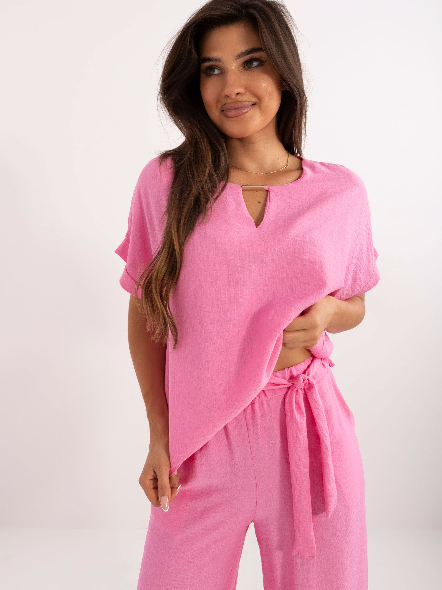 Hurt Pink summer set with wide pants.