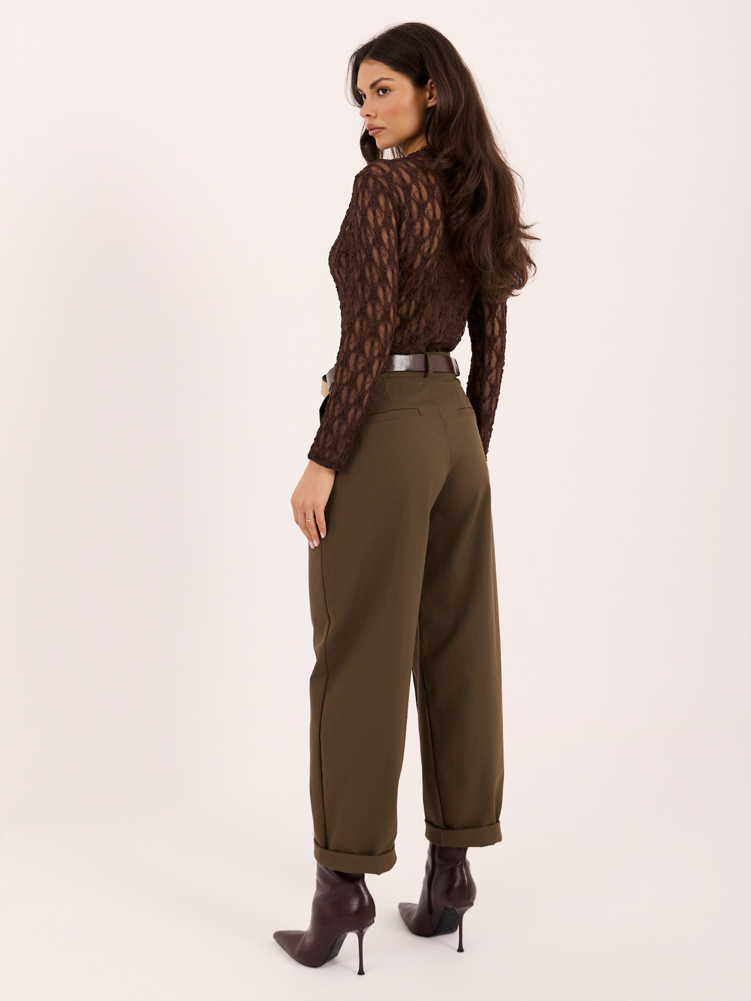 Khaki eleganckie spodnie marchewki z paskiem