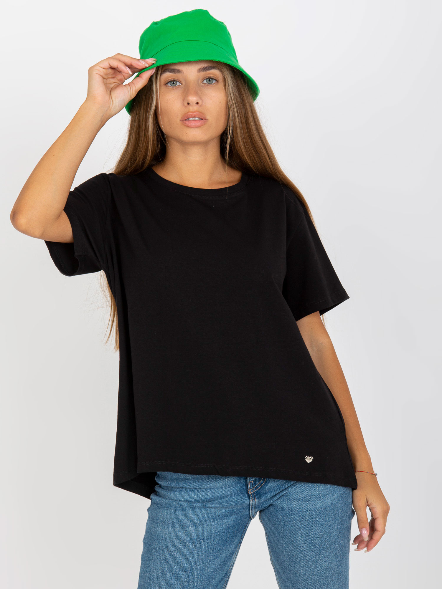 Czarny t-shirt basic z okrągłym dekoltem
