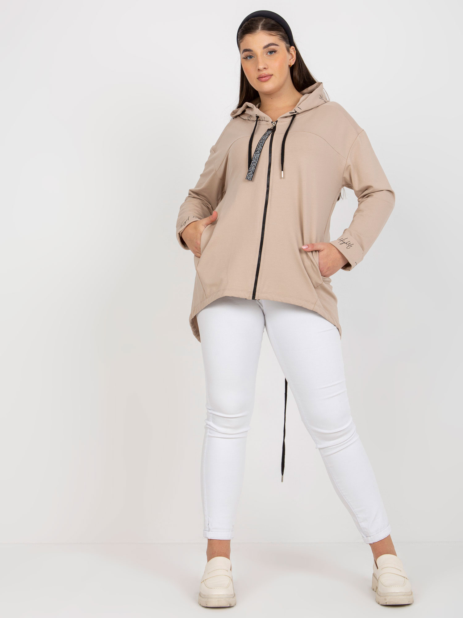 Beżowa rozpinana bluza plus size z kapturem i kieszeniami