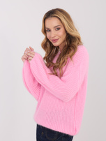 Różowy puszysty sweter z domieszką moheru 