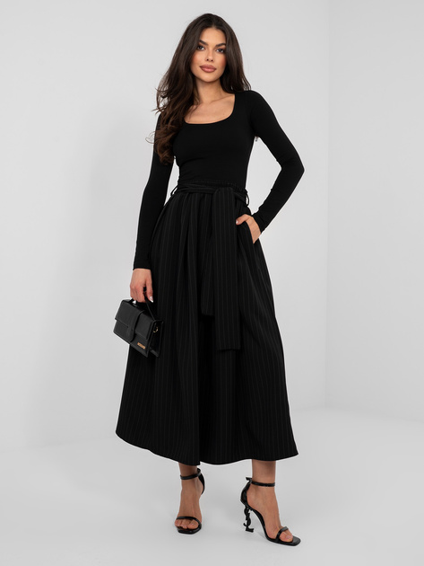 Czarna bluzka basic z kwadratowym dekoltem RUE PARIS