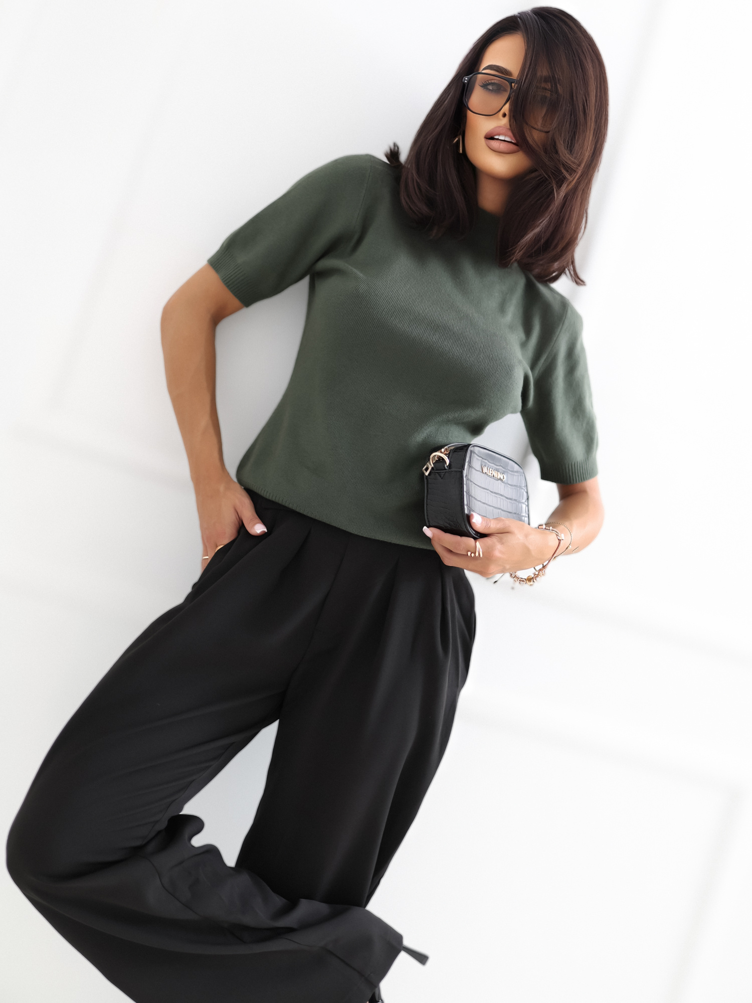 Khaki damski sweter z półgolfem