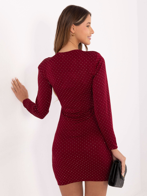 Bordowa koktajlowa sukienka z dżetami